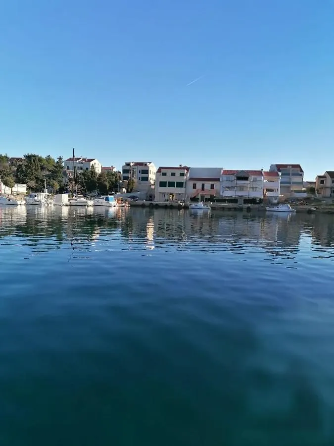 Stara Kuca Apartments Simuni