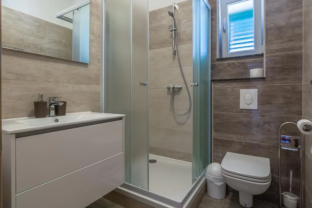 Stara Kuca Apartments Simuni