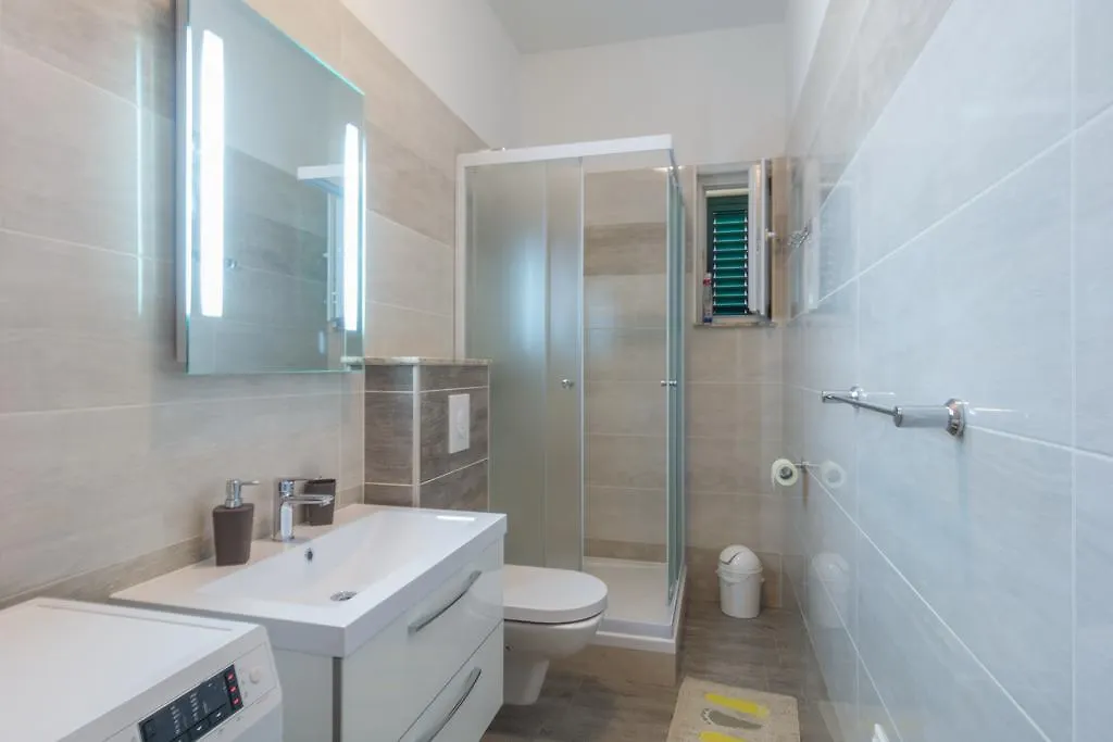 Stara Kuca Apartments Šimuni