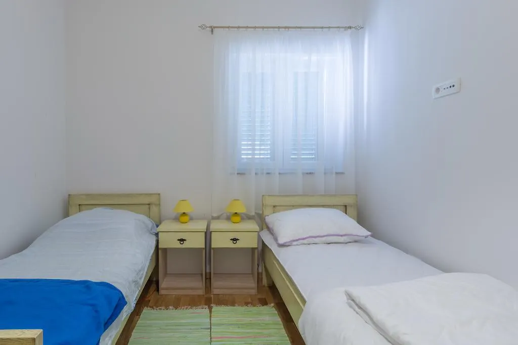 Stara Kuca Apartments Simuni