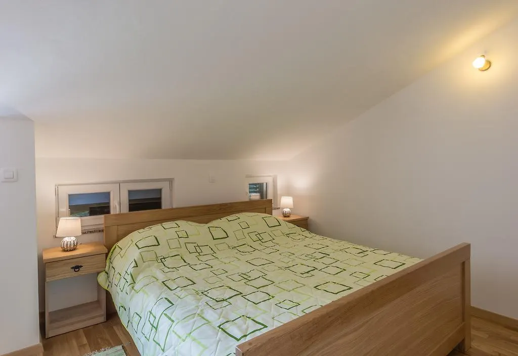 Stara Kuca Apartments Simuni