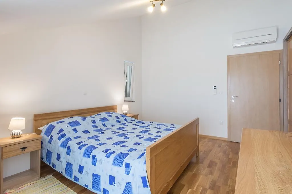 Stara Kuca Apartments Simuni